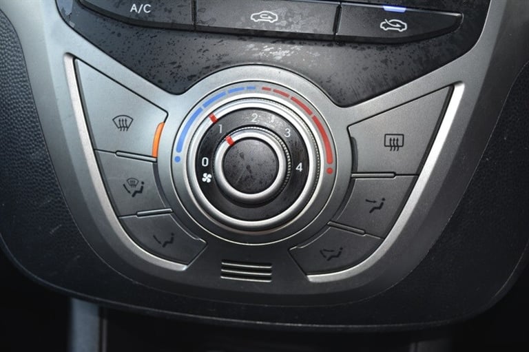 2011 Hyundai Ix20 1.4 Classic Hatchback 5dr Petrol Manual Euro 5 (s/s) (90 bhp) Hatchback Petrol ...