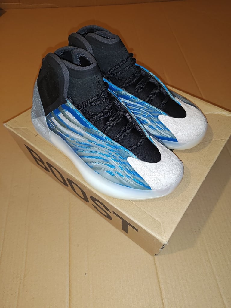 image for Yeezy quantum boost 10.5