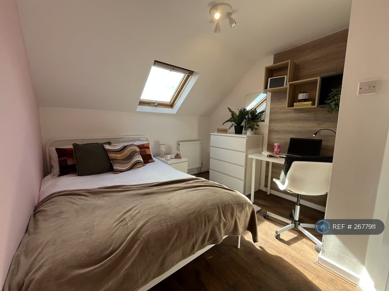 7 bedroom house in Garmoyle Road, Liverpool, L15 (7 bed) (#2677911)