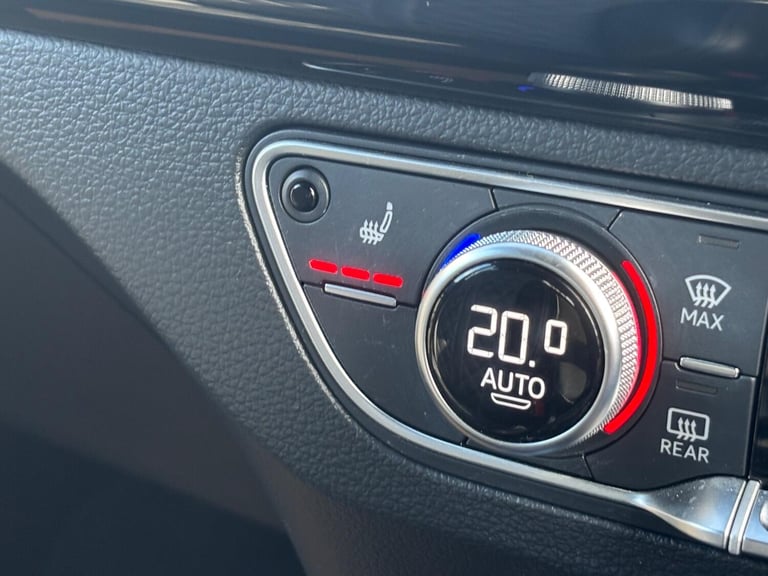 AUDI Q5 2.0 TDI 40 Black Edition 2024