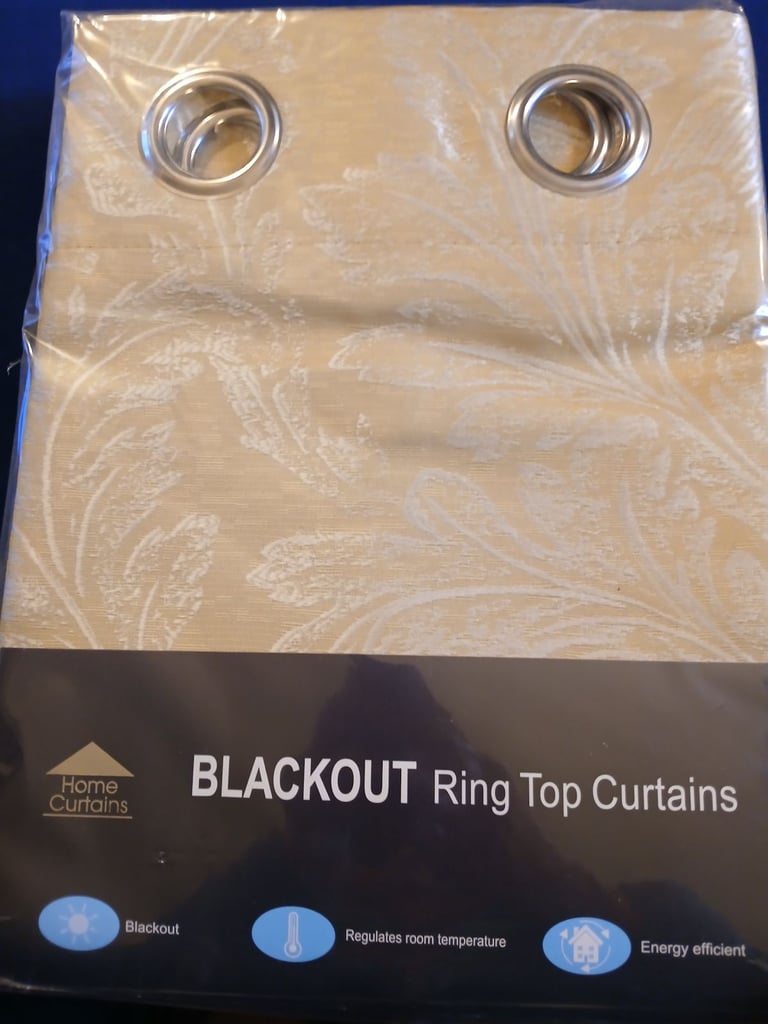 BRAND NEW IN PACK THERMAL BLACKOUT RING TOP CURTAINS (1 PAIR)