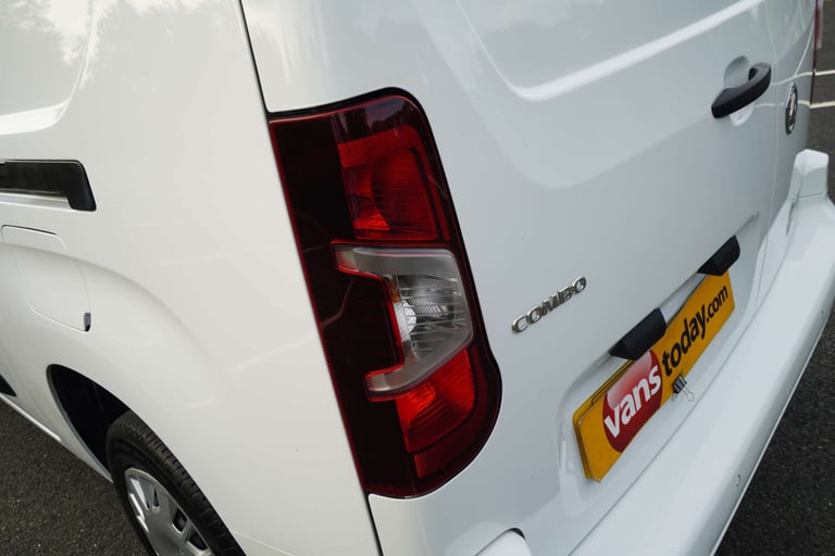 2022 Vauxhall Combo 1.5 Combo 2300 Sportive L2 LWB + 3 Seater + Twin Slider + Top Spec Van Panel ...