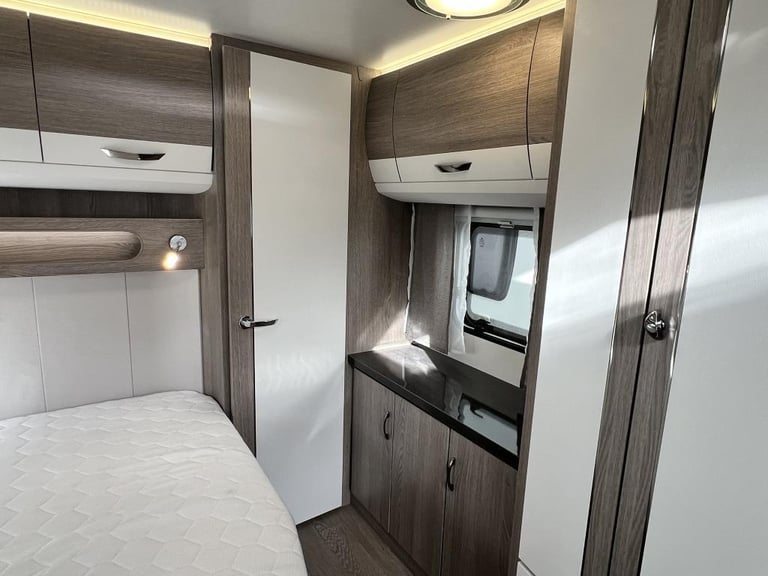 2023 HOBBY Prestige 560 wfu 4 Berth Fixed Bbed End Washroom New 2023