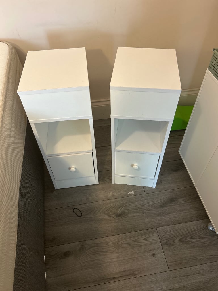 Slimline tables 