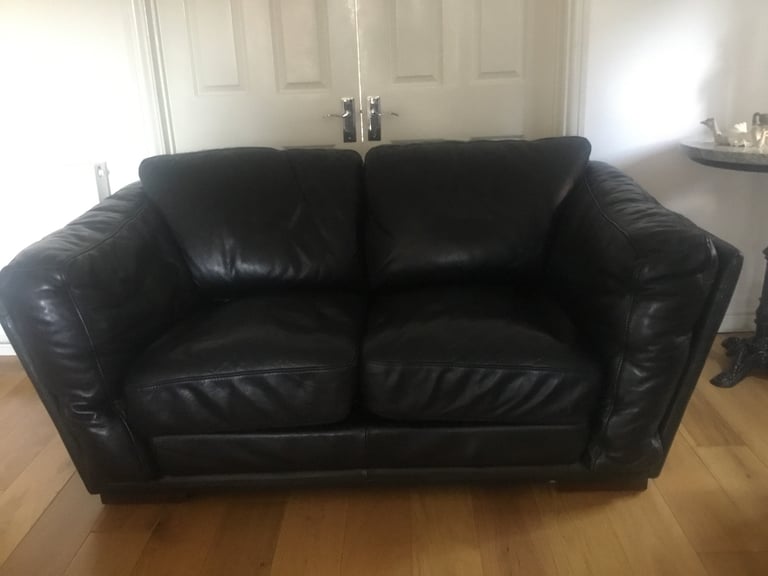 ITALIAN BLACK LEATHER 2-3 SEATER SOFA
