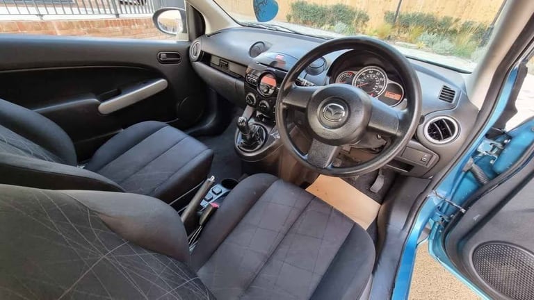 Mazda, 2, Hatchback, 2012, Manual, 1.3 Petrol + SOLID 
