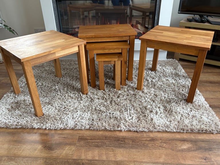 Oak Nest of tables and two matching lamp/side tables 