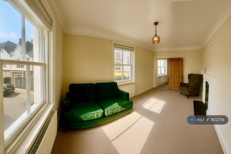 2 bedroom flat in Northgate, Canterbury, CT1 (2 bed) (#2632714)