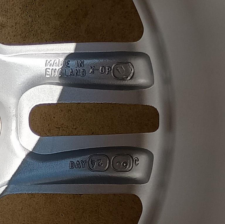 235 60 18" 107V NEW JEEP SUV TYRE + ALLOY WHEEL VOLVO XC60 XC90 AUDI Q5