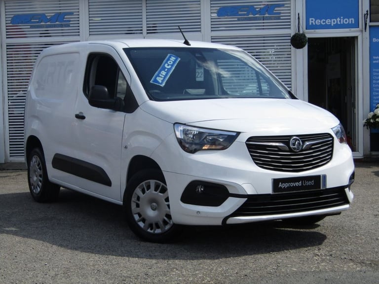 image for 2020 20 VAUXHALL COMBO 1.5 TURBO D 2000 SPORTIVE PANEL VAN 4DR DIESEL MANUAL L1 