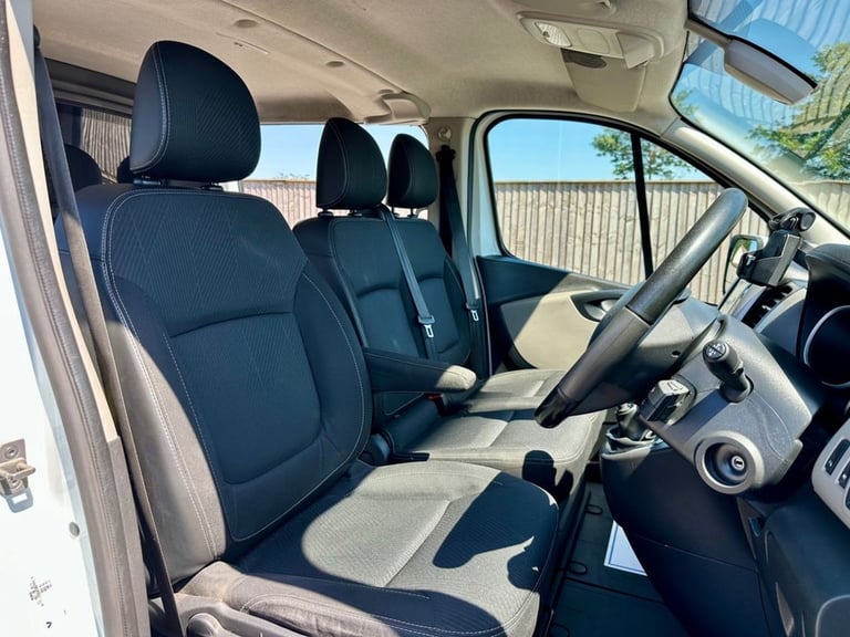 2018 Renault Trafic 1.6 dCi 27 Sport Nav Crew Van Double Cab 6dr Diesel Manual SWB Euro 6 (120  C...