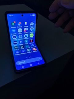 image for Samsung galaxy z7 flip phone