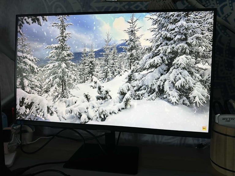Samsung 27' Viewfinity 4K HDR10 Monitor + box