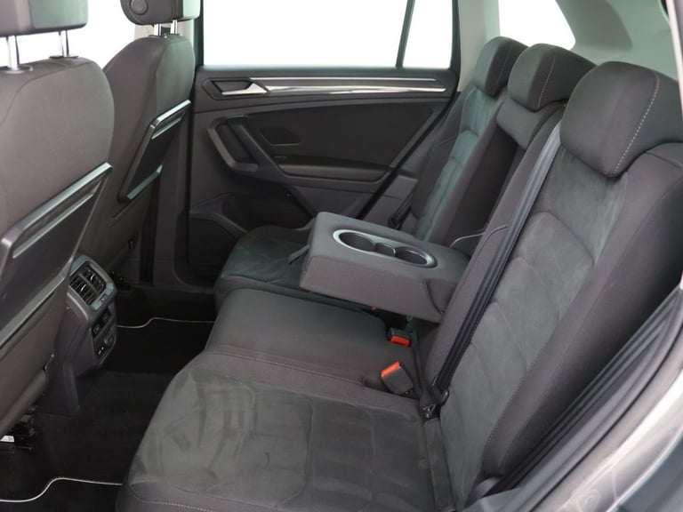 2018 Volkswagen Tiguan 2.0 TDI SEL SUV 5dr Diesel DSG 4Motion Euro 6 (s/s) (150 ps) Diesel Automatic