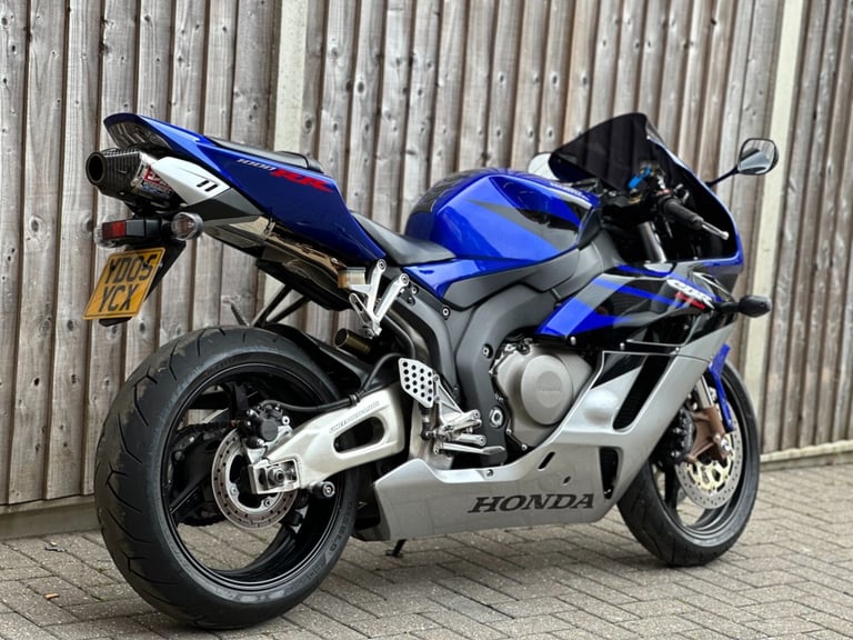 HONDA CBR 1000 RR FIREBLADE 2005 (05) SUPER SPORT + YOSHIMURA + 13,000 MILES 