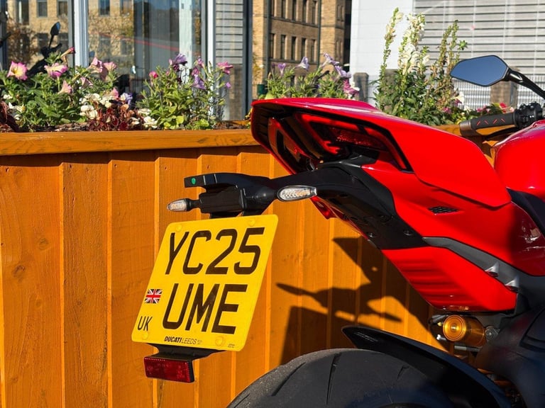 DUCATI STREETFIGHTER V4 S