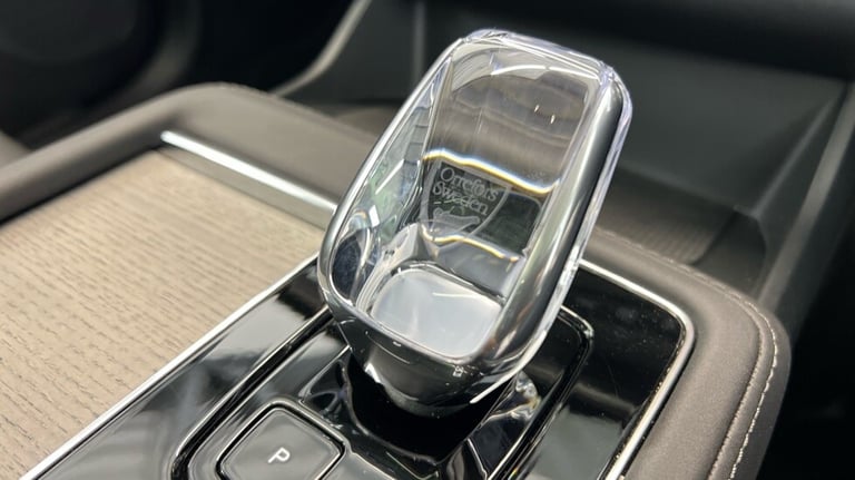 2025 Volvo XC90 Ultra, T8 AWD Plug-in hybrid, Dark, 7 Seats (BLIS, Panoramic Sunroof) Estate Petr...