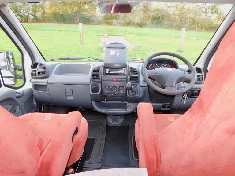 RAPIDO 786F Fiat 2.8 Jtd 4 Berth with Fixed Rear French DOUBLE BED for Sale