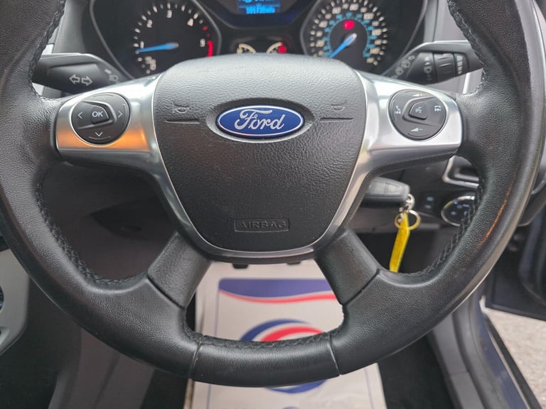 2013 Ford Focus 1.6 TDCi Zetec Euro 5 (s/s) 5dr Hatchback Diesel Manual