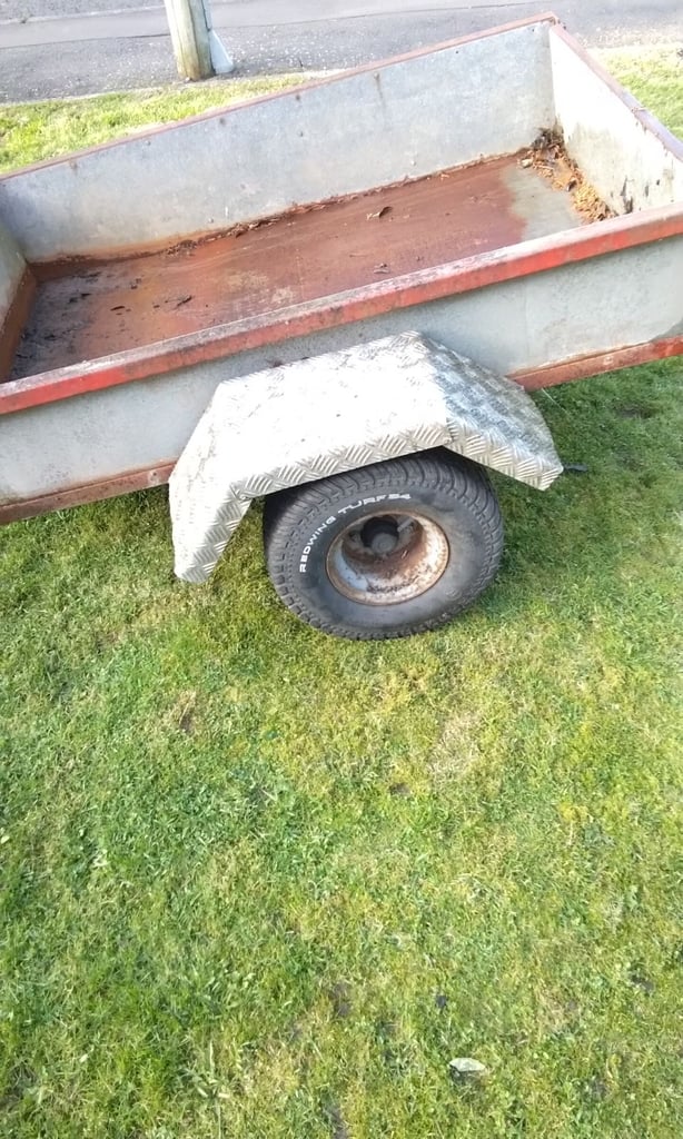 Trailer 5x3.5 ft  *needs restoration*