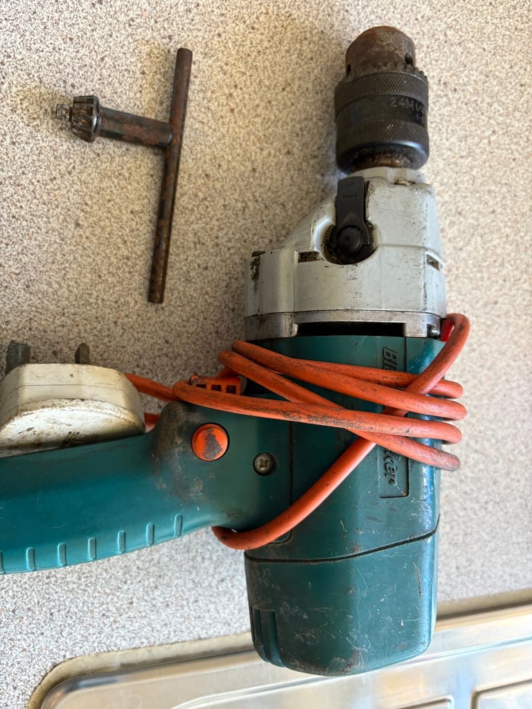 BLACK AND DECKER HAMMER DRILL 240 volts  high and low speed £25