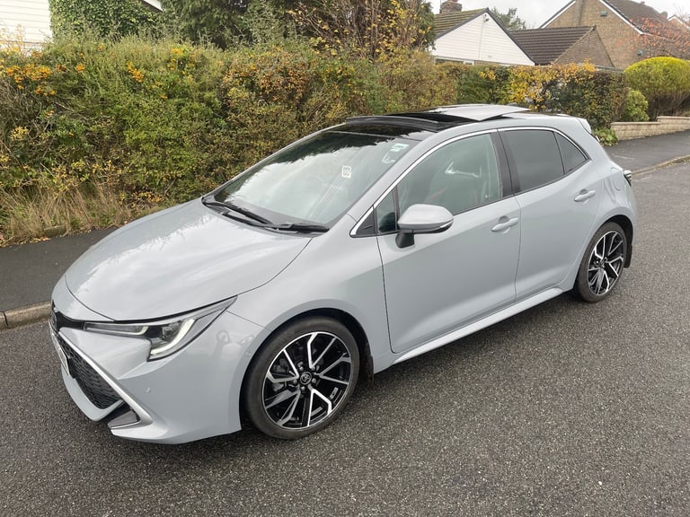TOYOTA COROLLA PETROL HATCHBACK 1.8 VVT-i Hybrid Excel 5dr CVT [Panoramic Roof]