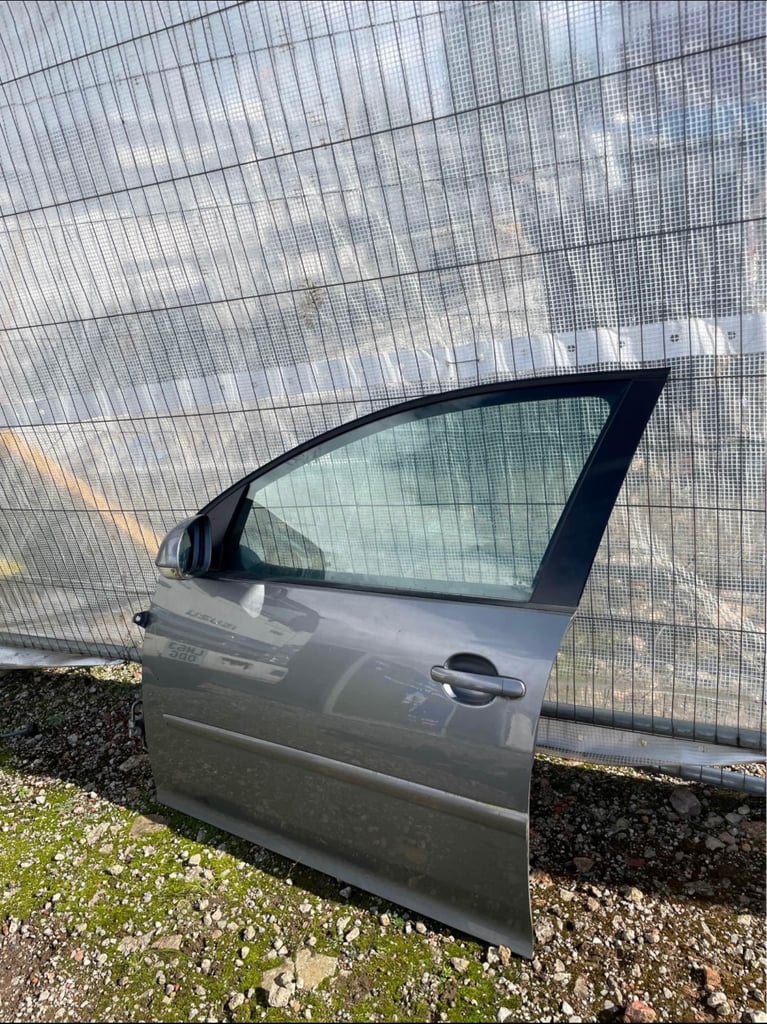 VW GOLF MK5 PASSENGER DOOR GREY