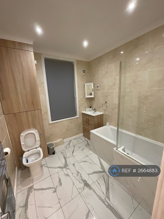 2 bedroom house in Garnet Terrace, Leeds, LS11 (2 bed) (#2664883)