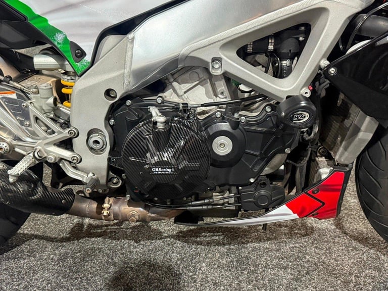 2011 Aprilia Tuono V4 R APRC