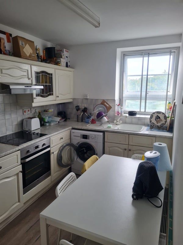 image for Room in a girly flat 1 min from West Ham