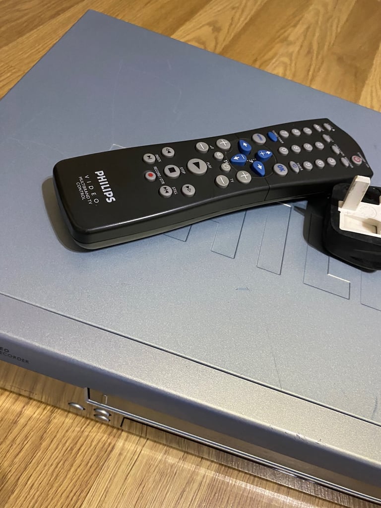 Philips VHS player with remote