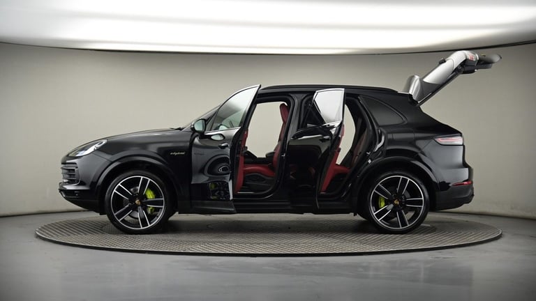 2022 Porsche Cayenne 3.0 V6 E-Hybrid 17.9kWh Platinum Edition TiptronicS 4WD Euro 6 (s/s) 5dr (3 ...