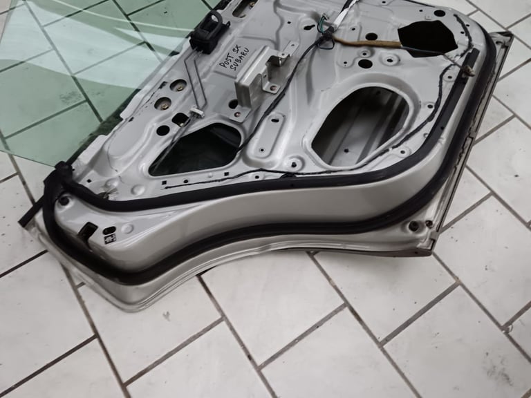 Lh rear door Subaru Forester