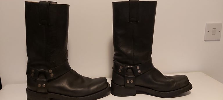 MAYURA 1501 CRUISER BOOTS. SIZE 43. BLACK  LEATHER