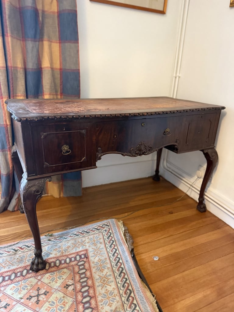 Georgian style Edwardian desk. 