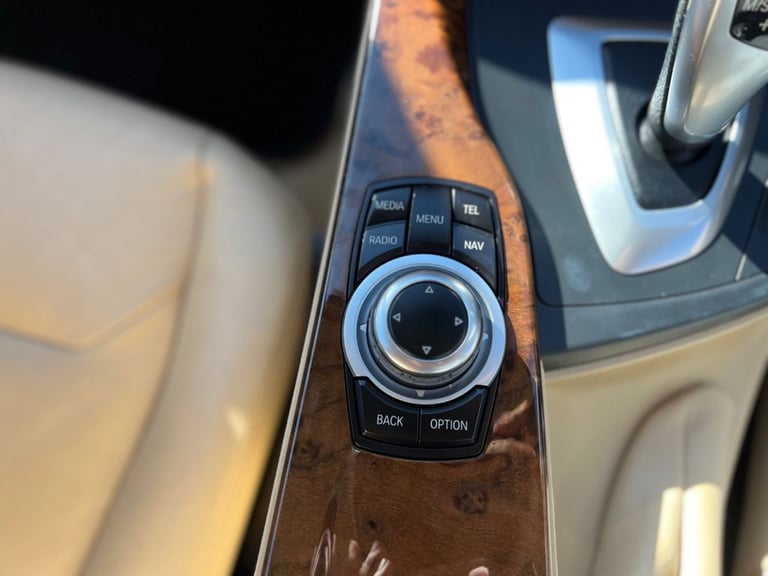 2013 BMW 3 Series 2.0 320d ED EfficientDynamics Business Saloon 4dr Diesel Auto Euro 5 (s/s)  Sal...