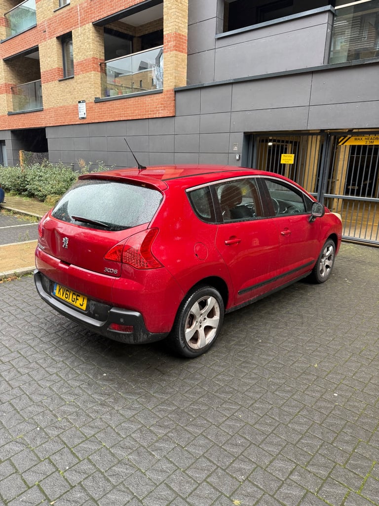Peugeot, 3008, Hatchback, 2012, Manual, 1598 (cc), 5 doors