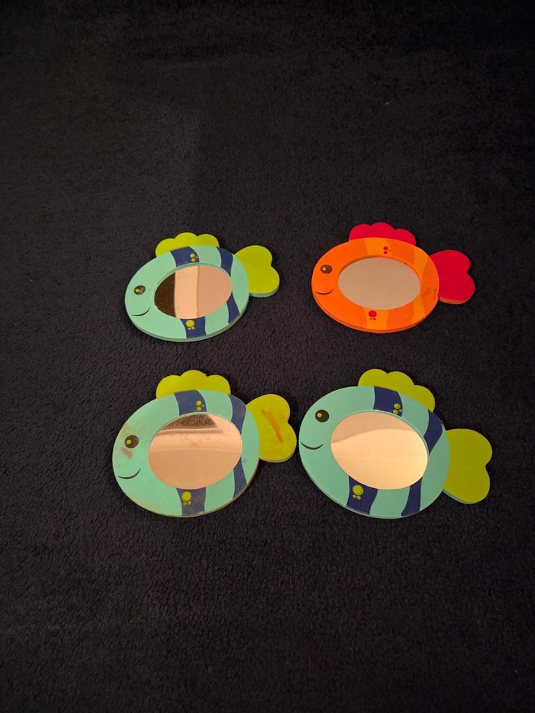 image for Foam fish shaped mirrors