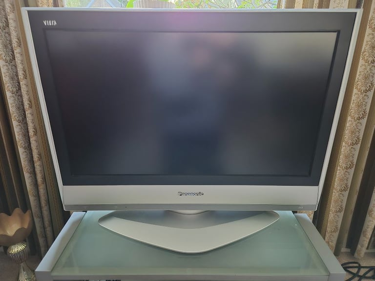 image for Panasonic Viera TX-26LXD60 26-inch, HD-ready LCD TV in good working condition with remote