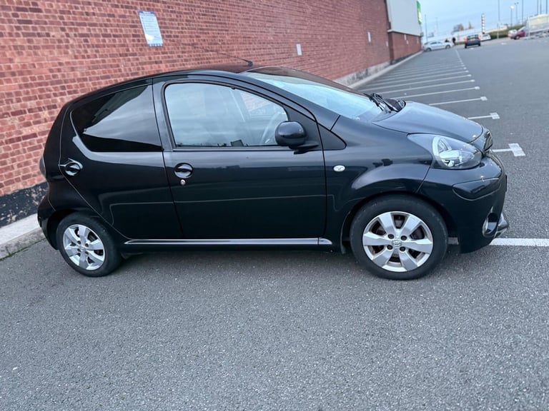 2013 Toyota AYGO 1.0 VVT-i Fire 5dr [AC] HATCHBACK PETROL Manual