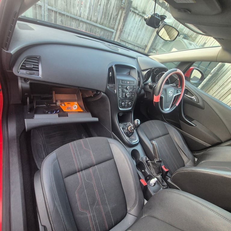 Vauxhall, ASTRA, Hatchback, 2012, Manual, 1686 (cc), 5 doors