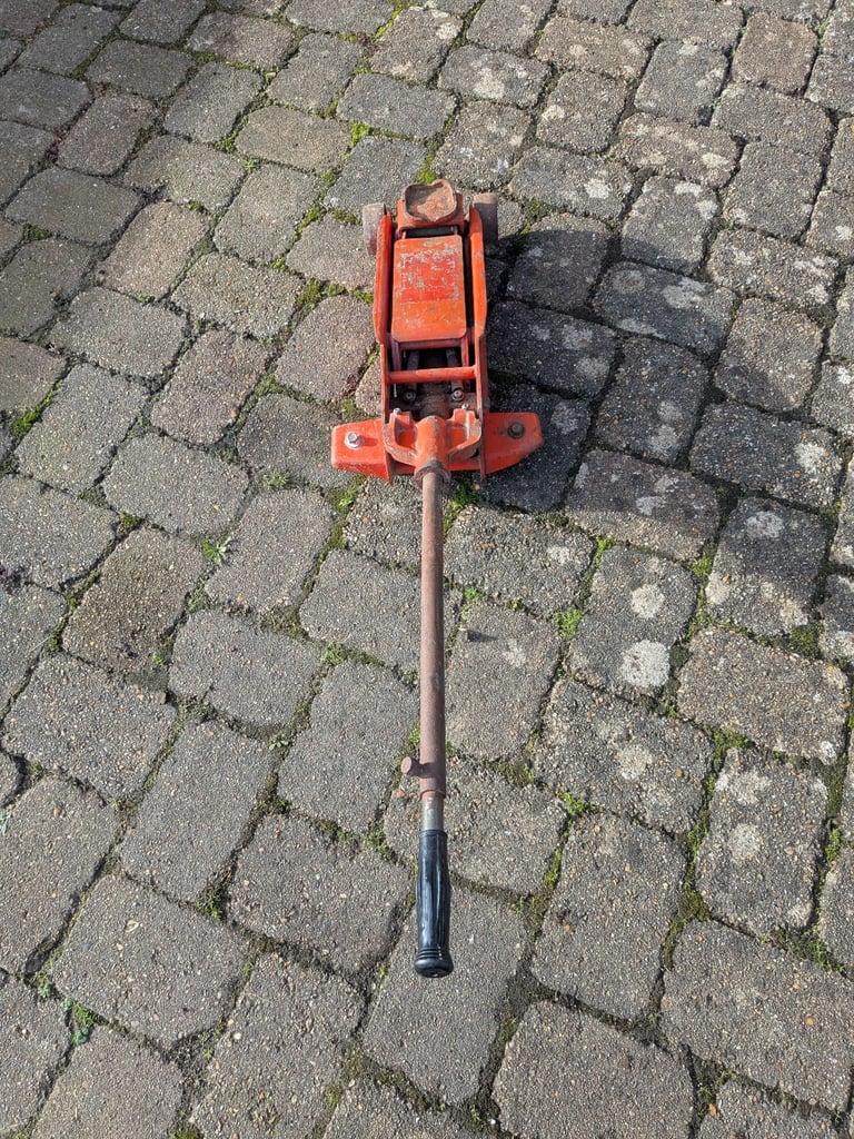 Small trolley hydraulic car jack