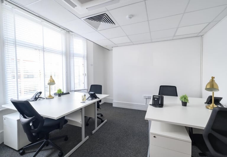 *Victoria* Private Serviced Offices: Units from 3 to 100 desks for rent SW1