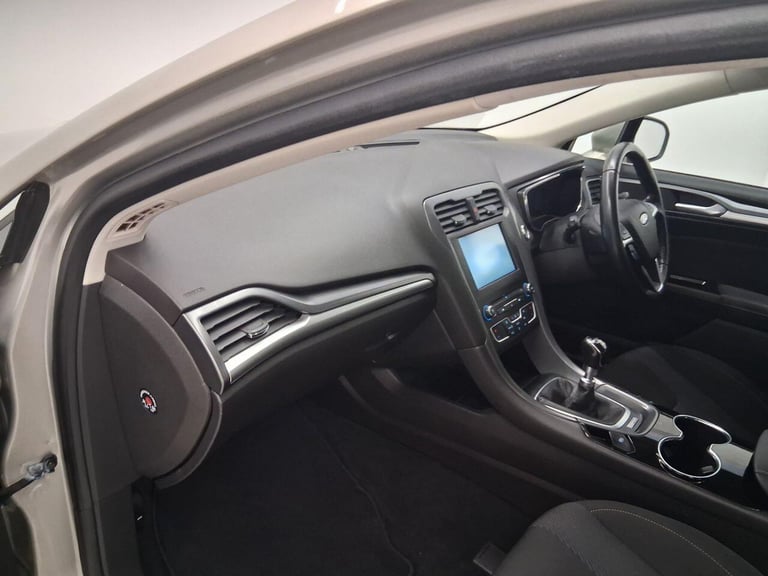2015 Ford Mondeo 2.0 TDCi Titanium Hatchback 5dr Diesel Manual Euro 6 (s/s) (150 ps) HATCHBACK Di...