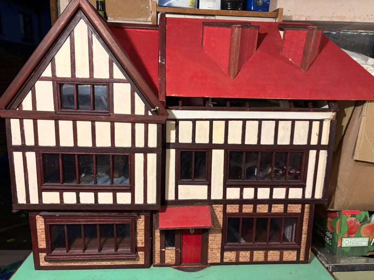 image for Victorian dolls house