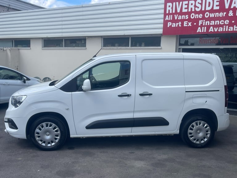 2021 Vauxhall Combo 2300 1.5 Turbo D 100ps H1 Sportive Van PANEL VAN Diesel Manual