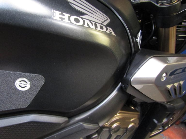HONDA CB 650 R FANTASTIC CONDITION , FULL HONDA HISTORY, GB RACING COVERS, 2021