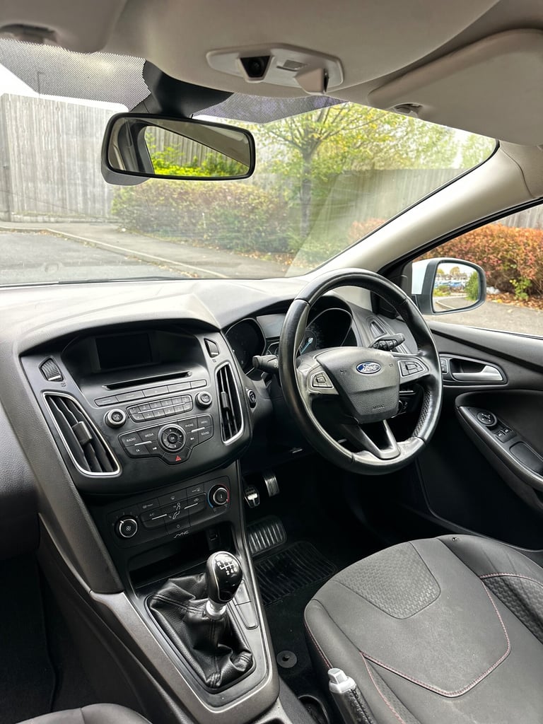 2015 Ford Focus 1.0 EcoBoost 125 Zetec S 5dr HATCHBACK Petrol Manual