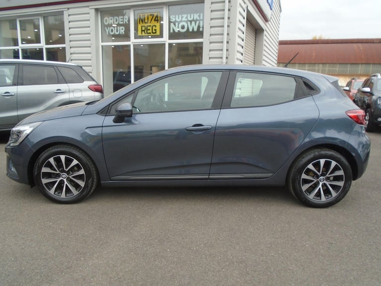 2022 Renault Clio 1.0 TCe Iconic Euro 6 (s/s) 5dr HATCHBACK Petrol Manual