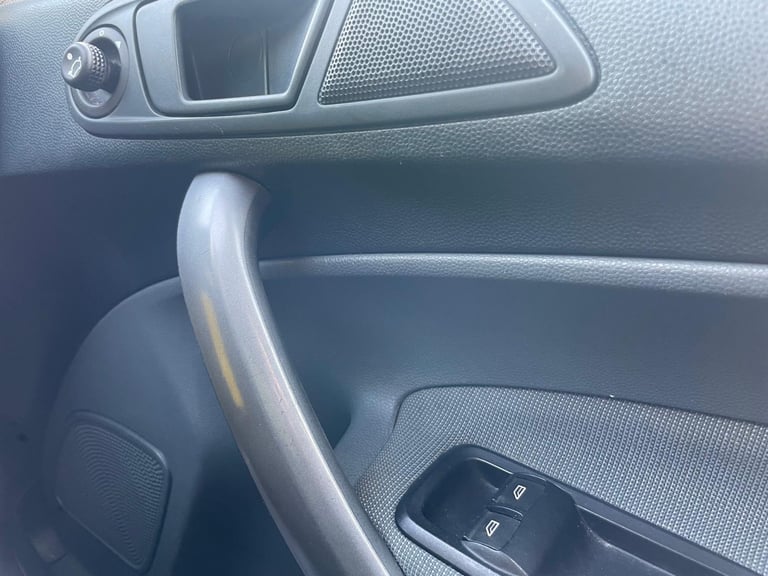 FORD FIESTA 1.2 STYLE 09 REG WHITE 3 DOOR MOT APRIL 5TH 2026 SERVICE HISTORY LOW INSURANCE 48+MPG